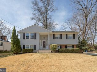 15 Farmhouse Ln, Cherry Hill, NJ 08002