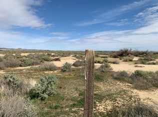 35th St W, Rosamond, CA