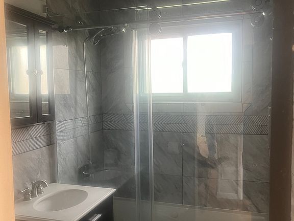 Bathroom with jacuzzi tub