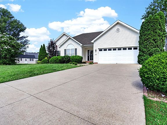 3rd image of 1052 Trillium Ln