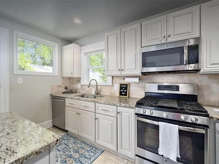 1412 Woodrow Ave — Photo 10