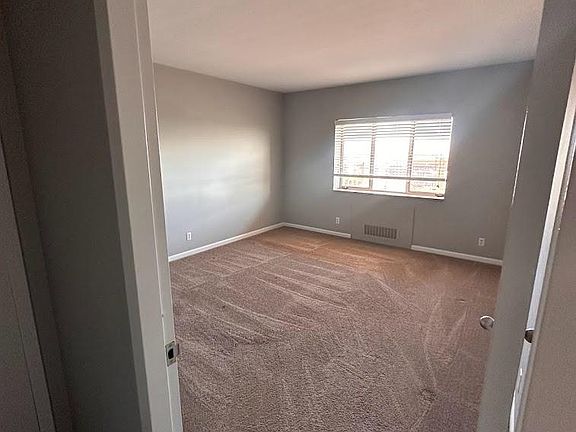 5th image of 221 W 48th St APT 1904