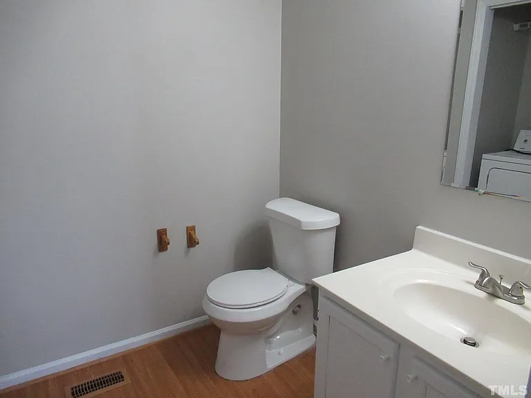 324 Springside Dr — Photo 10