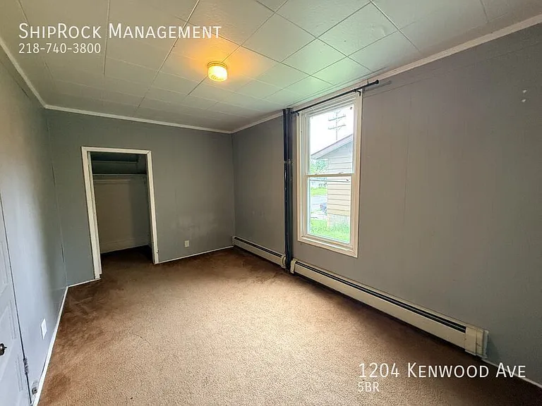 1204 Kenwood Ave — Photo 7