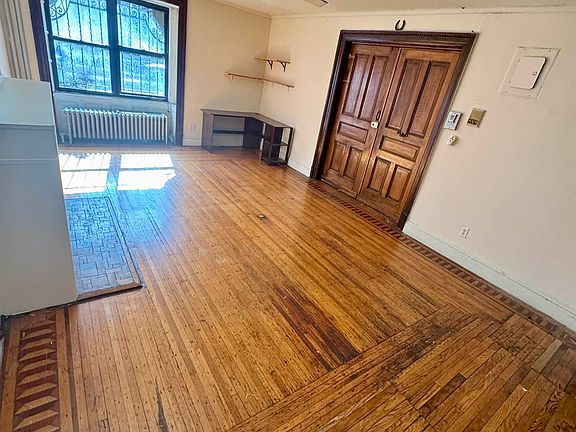 2nd image of 1249 Dean St #1