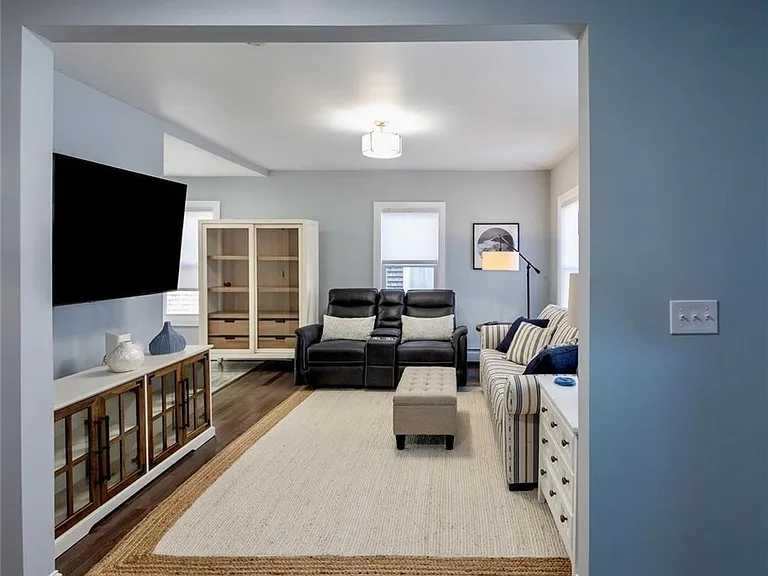 18 Hall Ave — Photo 5