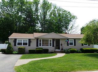 14 Cactus St, Warwick, RI 02886