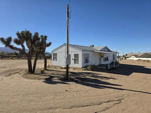9572 Smith Rd, Phelan, CA 92371