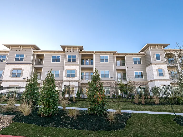 Cue Luxury Apartments — Photo 19