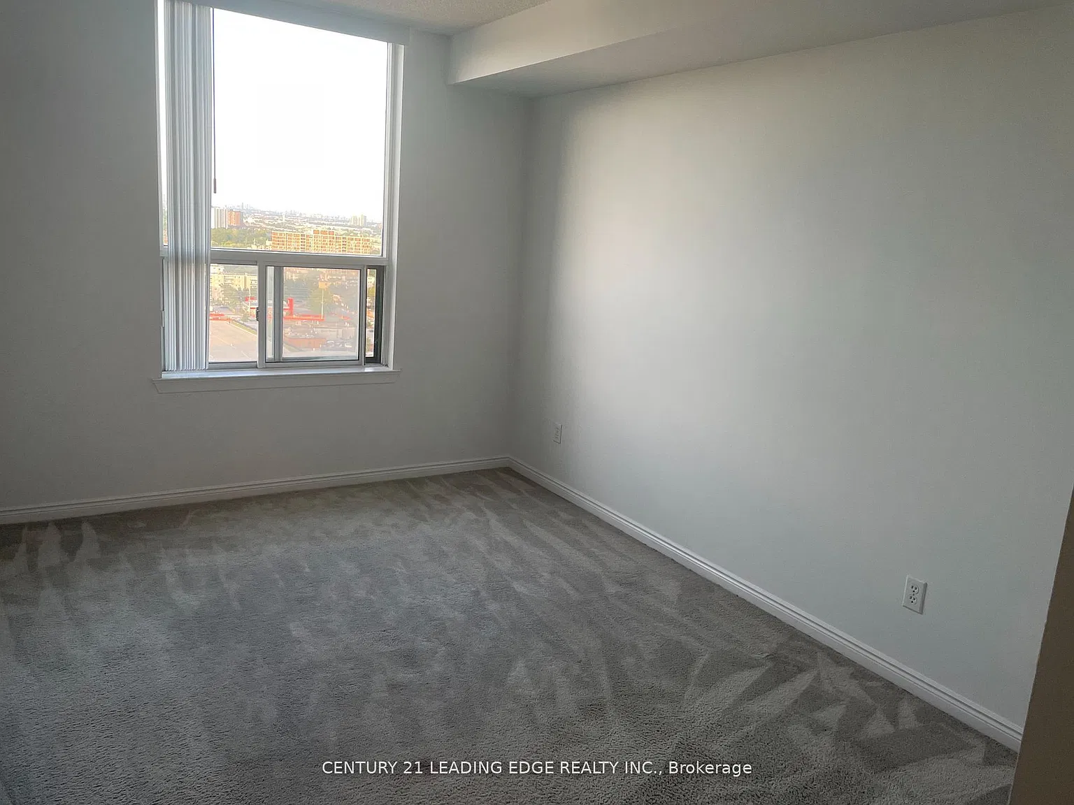 3 bed, $2,400 — Photo 2