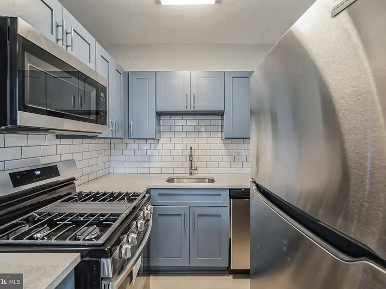 2137 Bryn Mawr Ave #3R — Photo 7