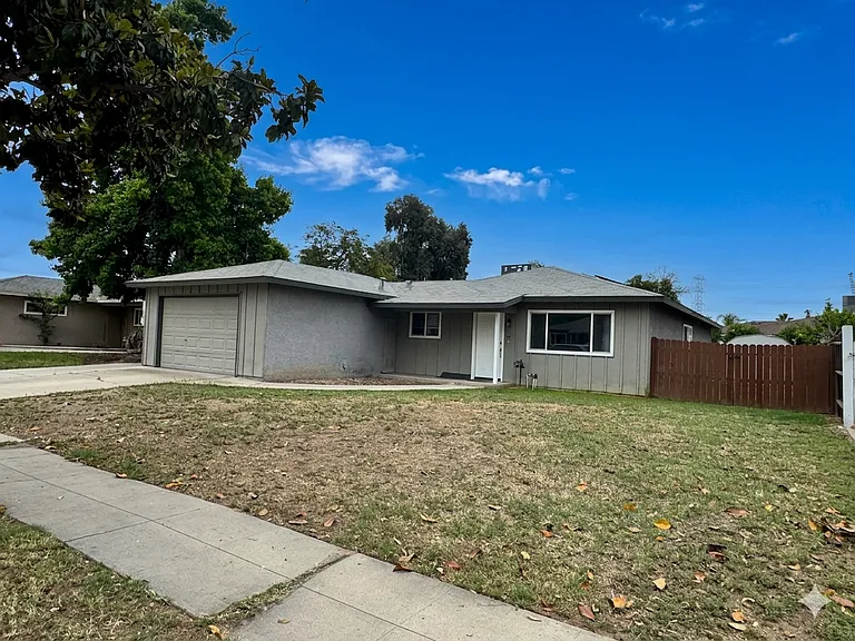 3115 W Santa Ana Ave — Photo 30