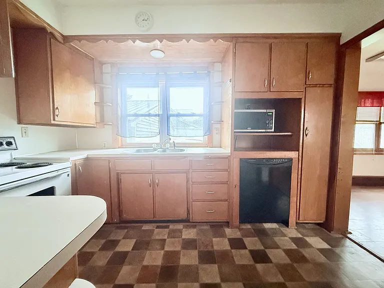 601 Clark St — Photo 15