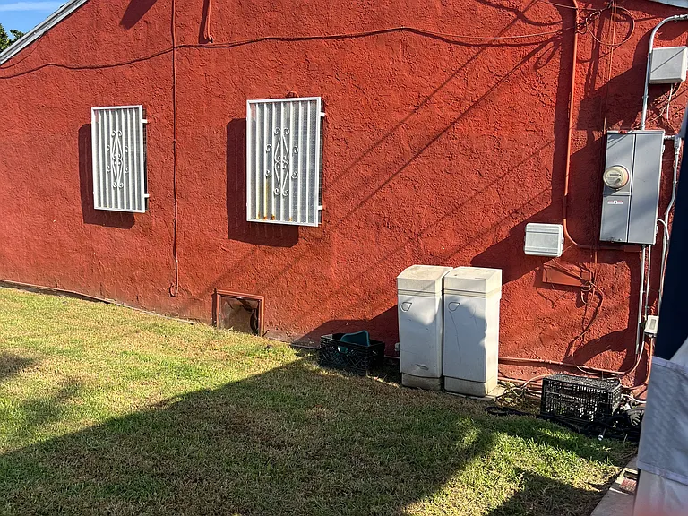1709 N Graham Ave — Photo 8