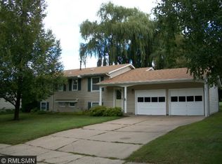 905 Hopewell Ln, Apple Valley, MN 55124