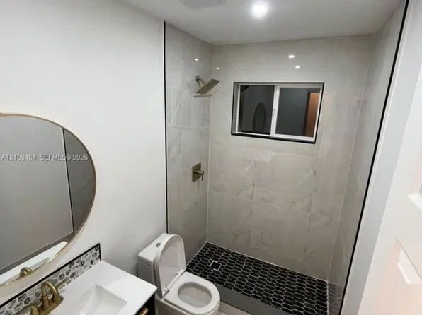 727 SW 10th St Unit 1, Hallandale, FL 33009