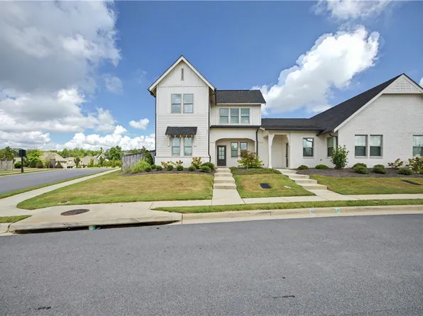 500 Grey Oak Cir, Auburn, AL 36830