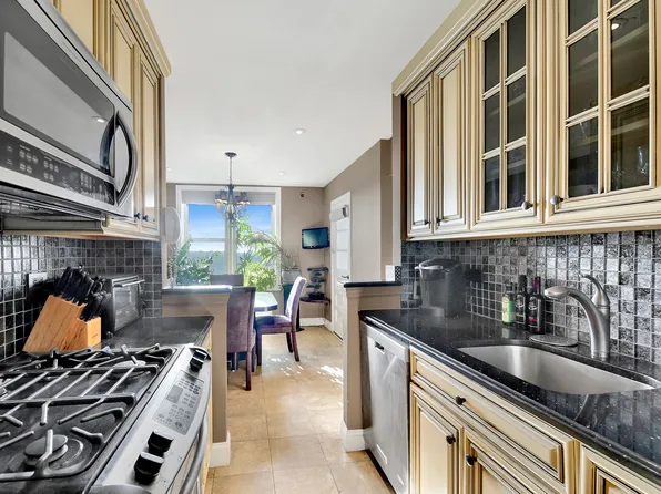 2711 Avenue X image 14 of 22