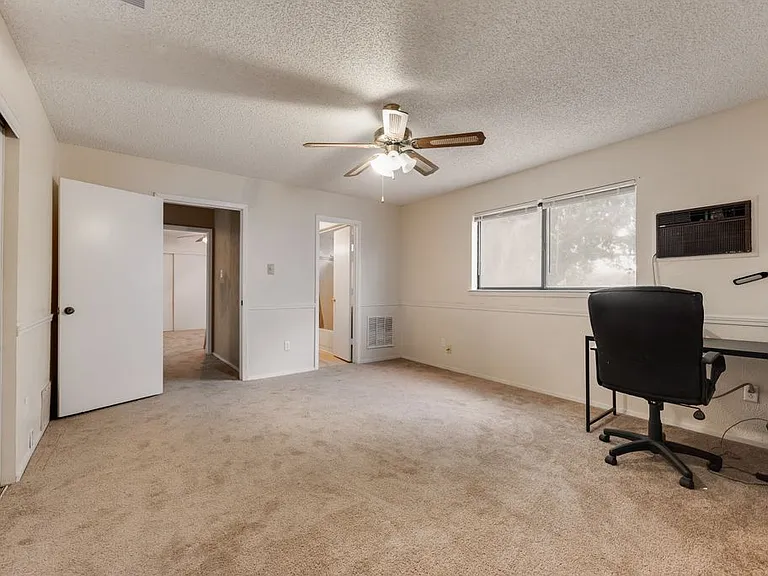 1021 Melissa Ln — Photo 12