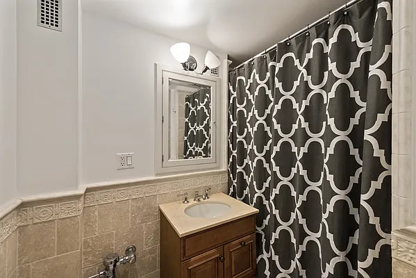 Sold by Nest Seekers International | media 13