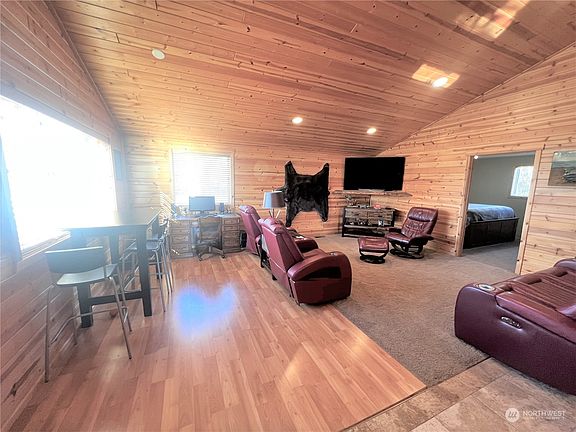 3rd image of 8722 18th Ave E