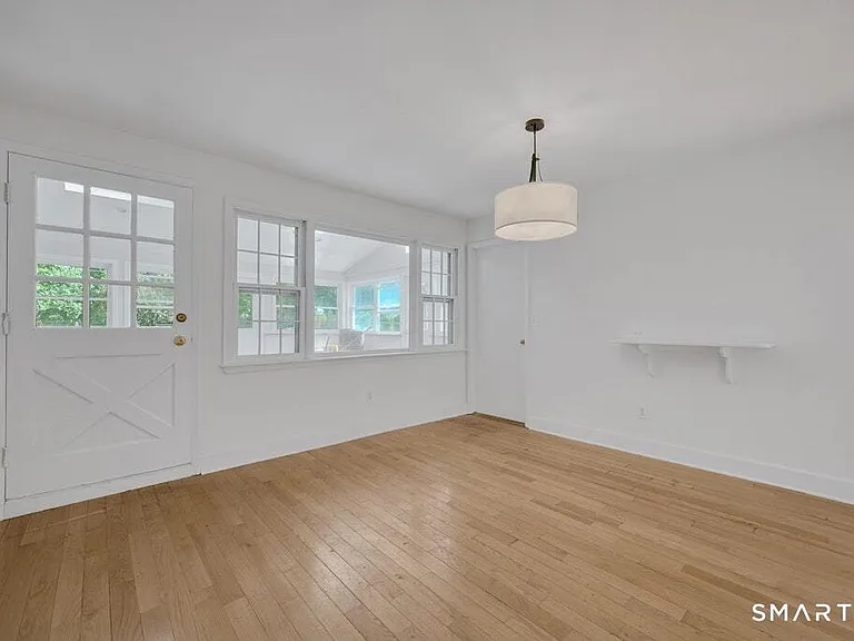 2743 Boston Post Rd — Photo 9