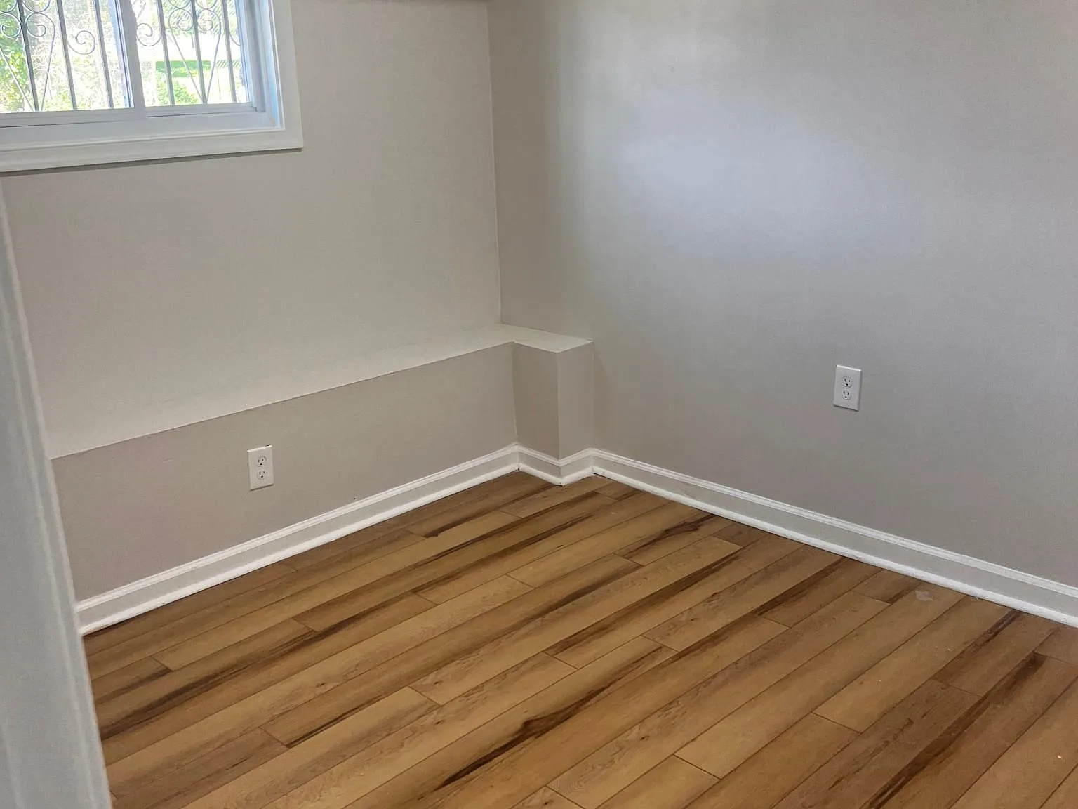 229 N Curley St — Photo 2