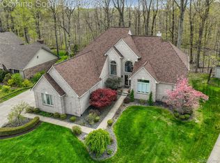 56377 Copperfield Dr, Shelby Township, MI 48316