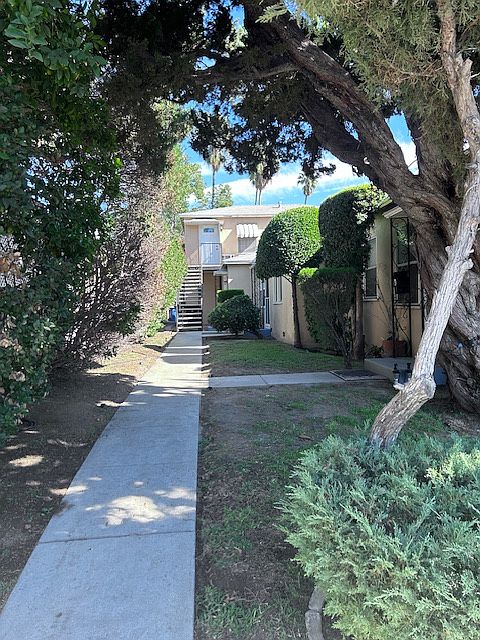 Walkway to unit. Unit is on the ground floor 3rd from the street