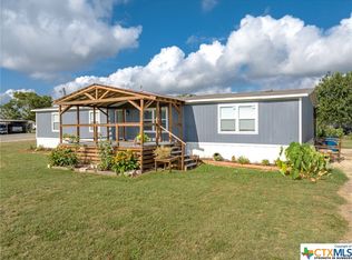 500 N Lowery Ave, Nixon, TX 78140