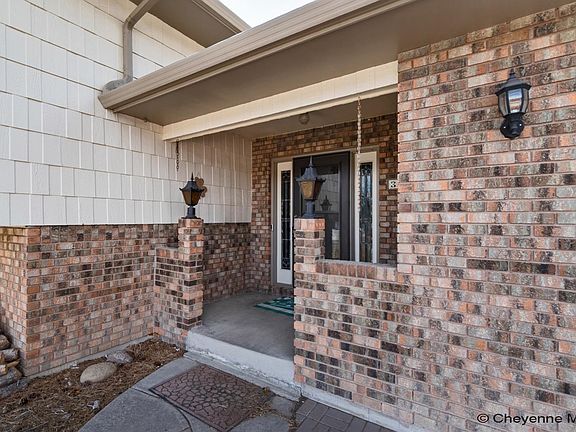 3rd image of 3158 Bluff Pl