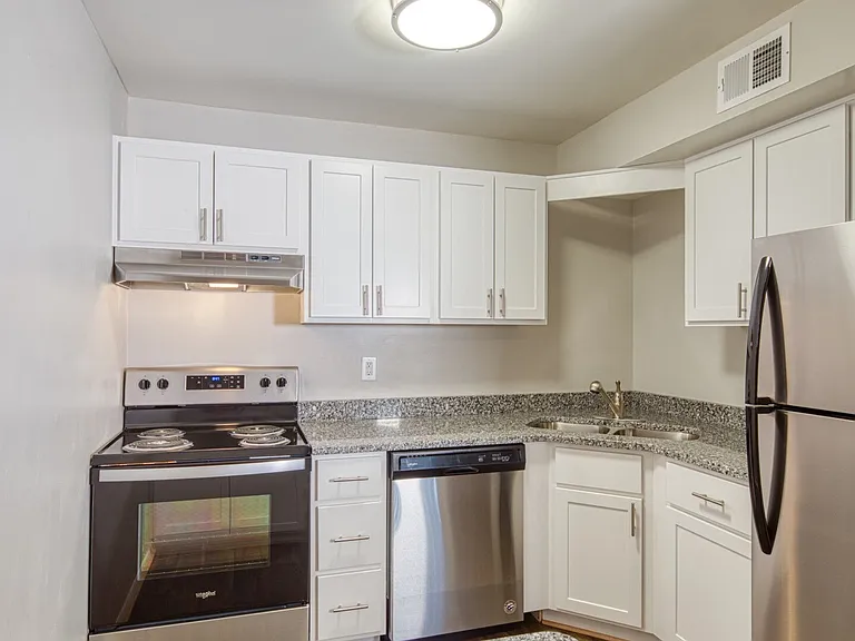 Aria Apartment Homes — Photo 9
