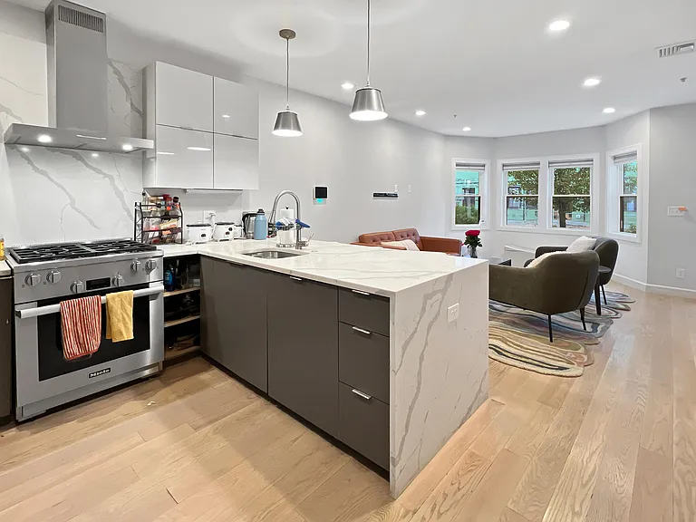 54-58 Robey St #56 — Photo 9