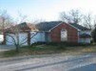 1216 Douglas Ct, Carthage, MO 64836