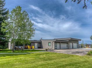 183 Pinebrook Way SW, Rocky View County, AB T3Z3K3