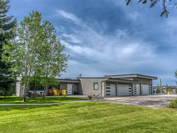 183 Pinebrook Way SW, Rocky View County, AB T3Z 3K3