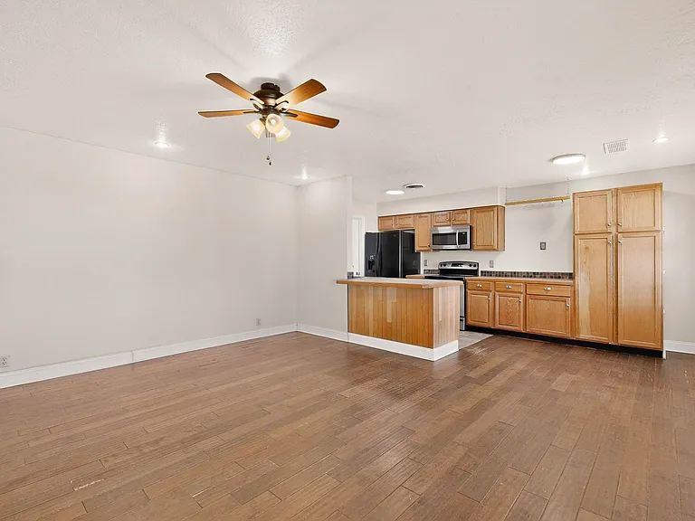 6500 Martin Ct NE — Photo 9