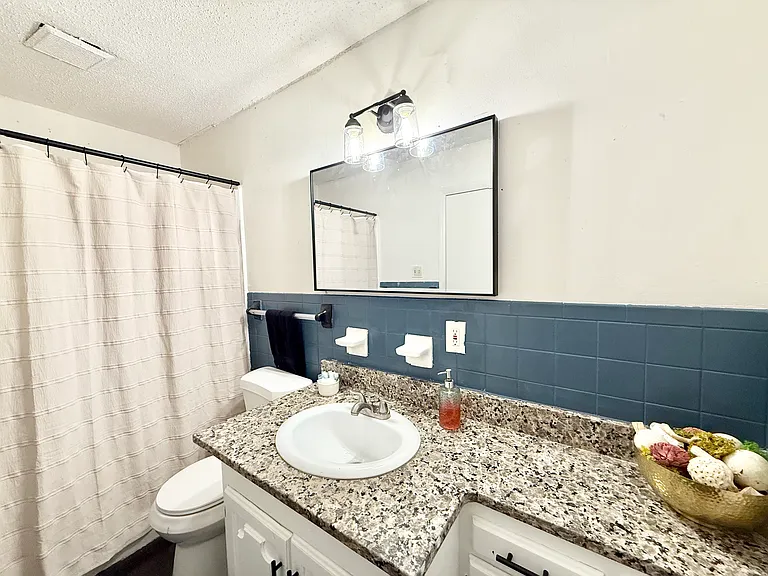 540 Harlem Ave — Photo 12