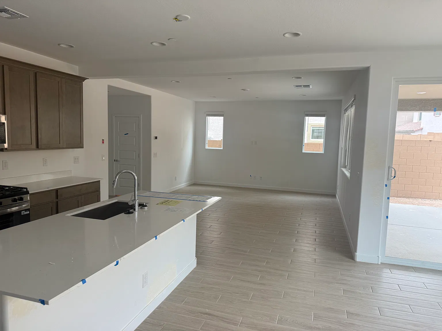 4 bed, 2546 sqft, $2,600 — Photo 3