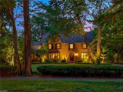 2820 Paxton Rd, Shaker Heights, OH, 44120
