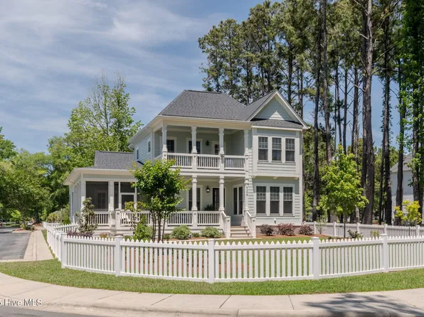 9298 W Lake Road, Calabash, NC 28467