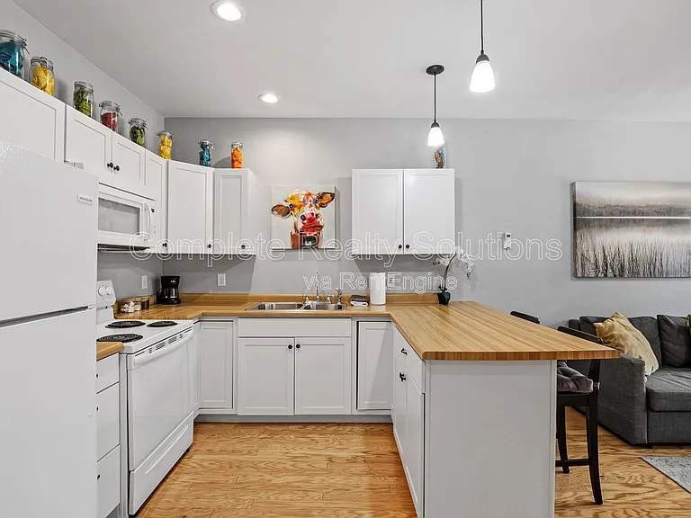 3665 S Broadway St #3665 — Photo 2