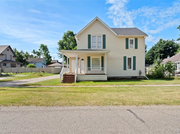 113 W Polly St, Perry, MI 48872