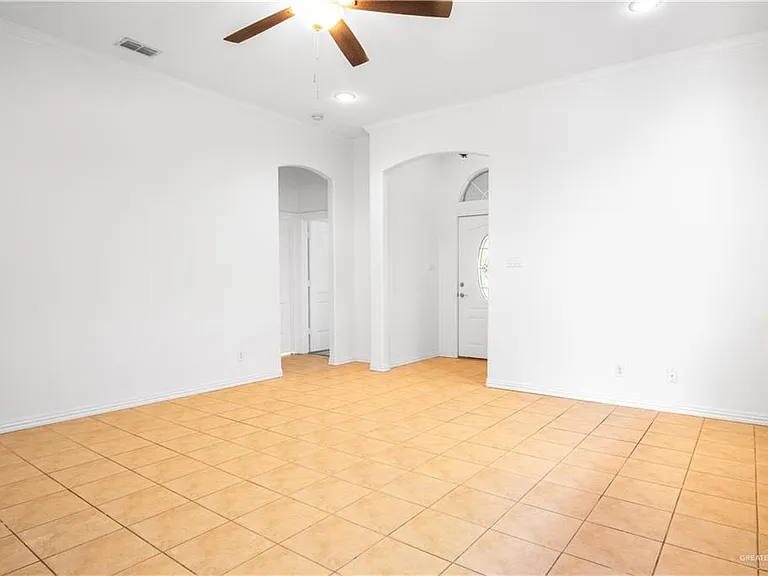 3316 Zoe Ave — Photo 7