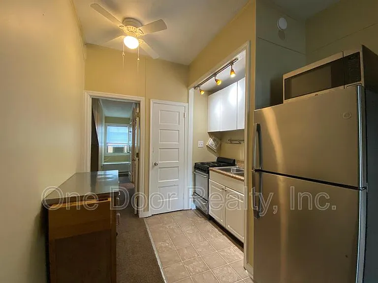 1107B Richmond Rd — Photo 8