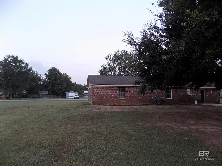 23266 Wilson Dr — Photo 15