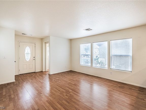 3rd image of 567 Swiss Cottage Ave