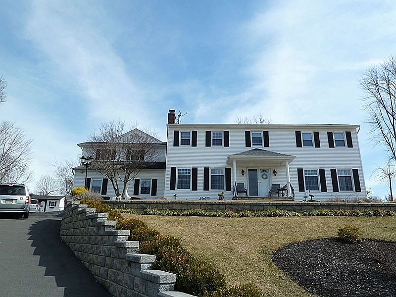2nd image of 3 Lumac Dr