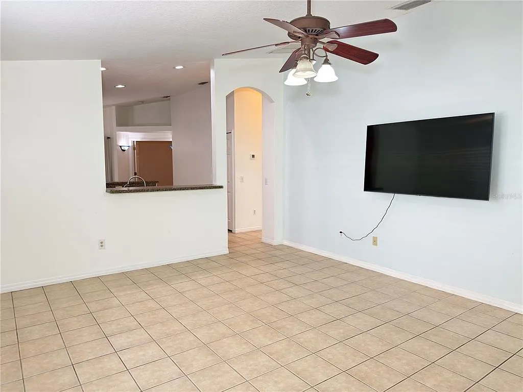 3 bed, 2.0 bath, 1343 sqft, $2,700 — Photo 3