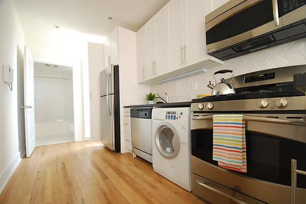 Rented by Bohemia Realty Group | media 23